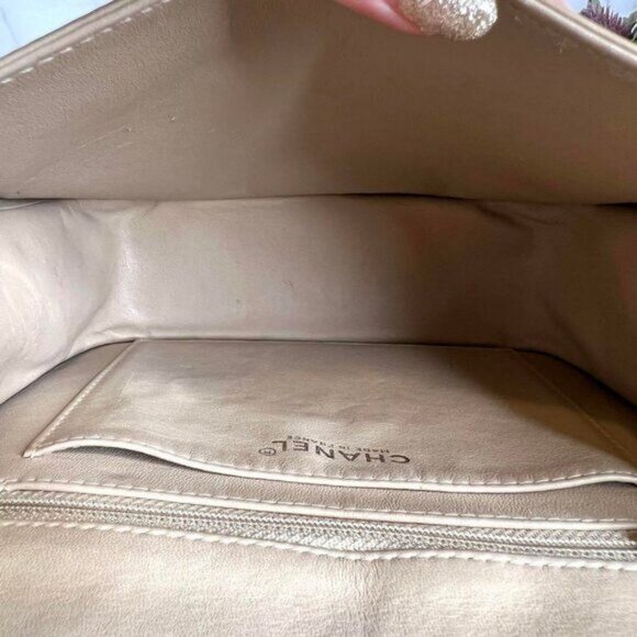 Authentic CHANEL CC Lambskin Patent Chocolate Bar Flap Bag Chain Beige Black - Picture 15 of 15